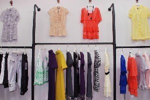 大連開發區外貿服裝批發指南 哪里能買到價位合理的優質服飾？